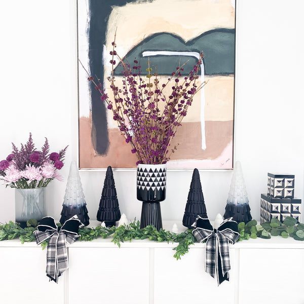 Vector Black & White Vase
